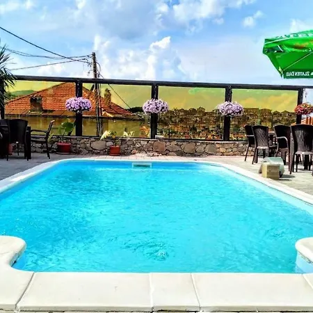 Vilagora Krushevo Bed & Breakfast 3*